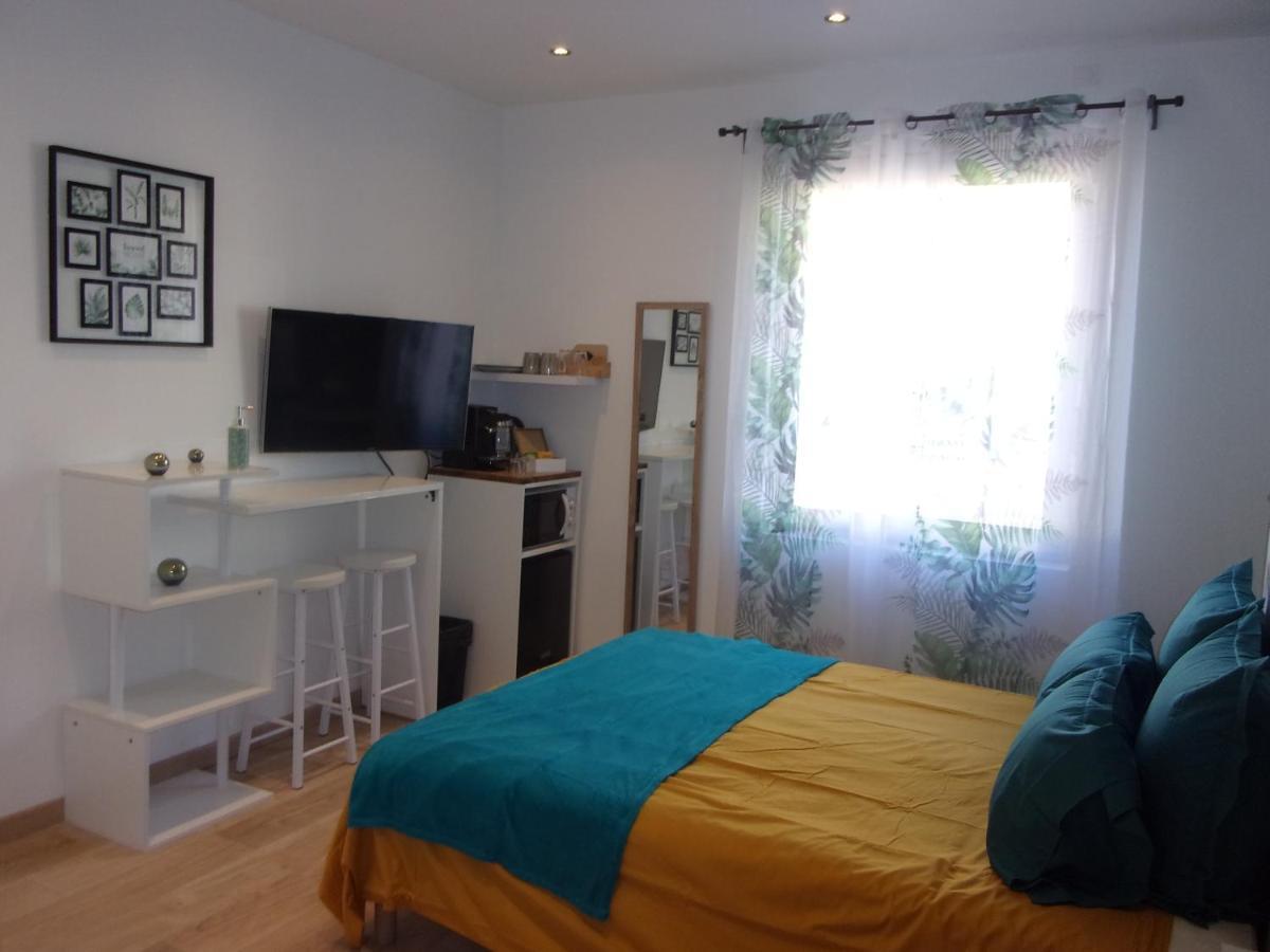 Le Bourget - Suite Romantique Narbona Esterno foto