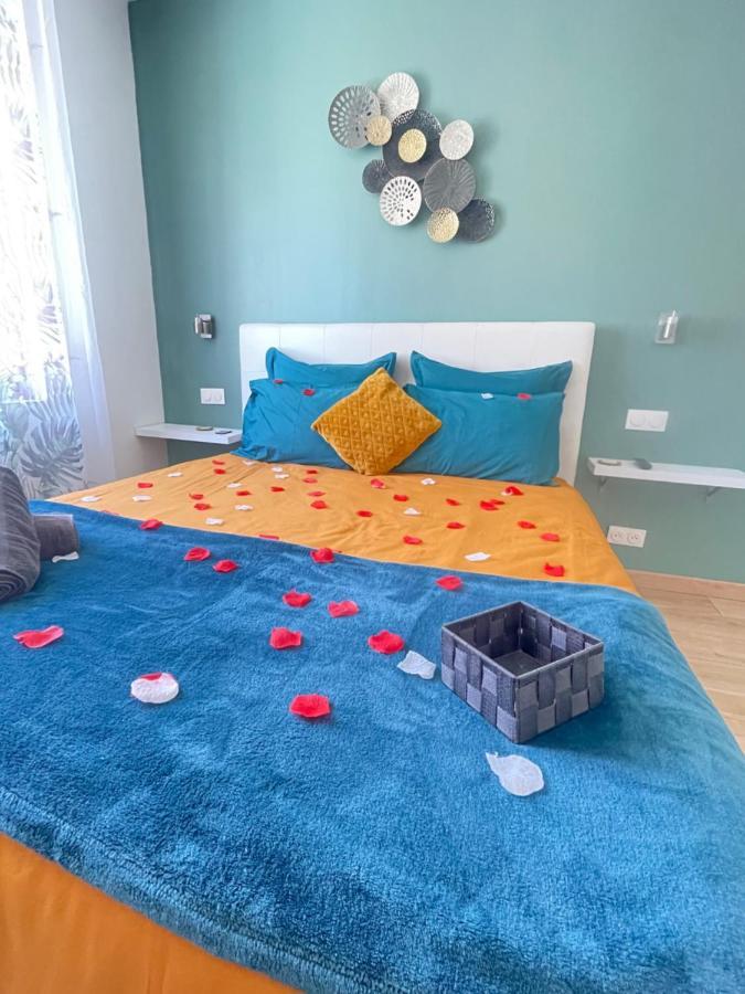 Le Bourget - Suite Romantique Narbona Esterno foto